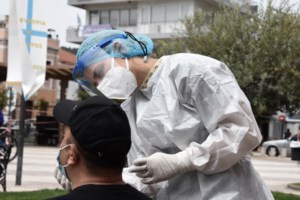 Χωρίς μάσκες οι εμβολιασμένοι στις ΗΠΑ: Σύγχυση και αντιπαραθέσεις μετά τη νέα οδηγία του CDC - εικόνα 2