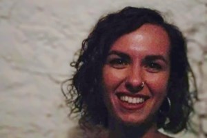 Καθηγήτρια Λινού: Επικίνδυνα τα πάρτι στις πλατείες- Μπορεί να έχουμε ξαφνικά και 500 κρούσματα κορονοϊού