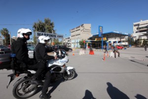 Απίστευτο: Μήνυσε τον γιο του γιατί είναι... αναρχικός - "Είναι χρυσαυγίτης ο πατέρας μου γι αυτό με κατηγορεί για κλοπή"