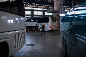 Ταλαιπωρία για επιβάτες του ΚΤΕΛ όταν ξέσπασε φωτιά - Ταξίδευε για Θεσσαλονίκη