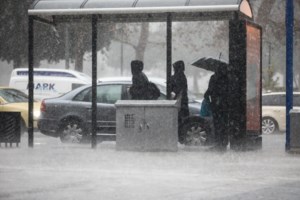 Καιρός: Μία ζέστη, μία κρύο - Νέα μεταβολή με καταιγίδες και πτώση της θερμοκρασίας, πού θα χτυπήσει η κακοκαιρία