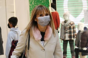 Mάρα Ζαχαρέα: Η νέα εμφάνιση με τον γιο της Βασίλη Ρουσόπουλο στο Κολωνάκι - εικόνα 4