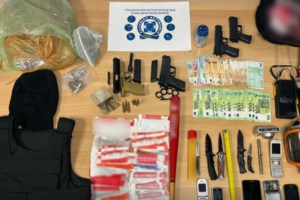 Το βίντεο που "έκαψε" ηγετικά στελέχη των χούλιγκαν - Η επίθεση σε αστυνομικούς έναν χρόνο πριν τη δολοφονία Λυγγερίδη - εικόνα 3