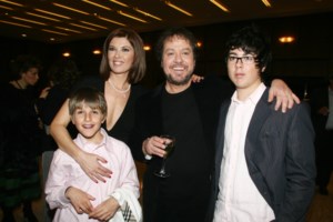 Σοφία Αλιμπέρτη: Ποζάρει στον φακό του γιου της στην Πάρο - εικόνα 3