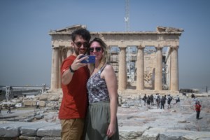 Ανάλυση: Tι σημαίνουν τα 500 δισ. ευρώ του πακέτου Mακρόν - Μέρκελ για την Ελλάδα