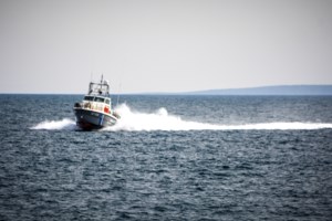 Νεκρός ψαράς στο Ληξούρι: Δεν φέρει τραύματα και δεν έχει χτυπηθεί, λένε οι γιατροί - Δύτες για αυτοψία στην περιοχή