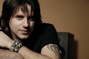 Κοργιαλάς: Πλέον προτιμώ να έχω δίπλα μου μια τσιπούρα αντί μια γυναίκα