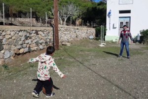 Ο "δάσκαλος της χρονιάς" κάνει κάθε μέρα 106 χιλιόμετρα για να πάει στο σχολείο