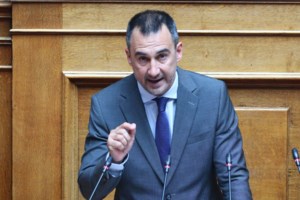 Ο Αλέξης Χαρίτσης αποχώρησε από τη δεξίωση για την αποκατάσταση της Δημοκρατίας: Δεν του επέτρεψαν να παρευρεθεί με Παλαιστίνιο πρόσφυγα - εικόνα 2