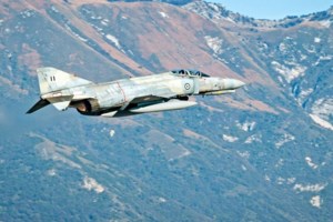 Ανδραβίδα: Τα τέσσερα σενάρια για τη συντριβή του μοιραίου Φάντομ - Αγωνία για τον 31χρονο κυβερνήτη