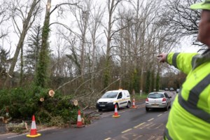 Φονικές κακοκαιρίες σαρώνουν την Ευρώπη: 12 νεκροί, μεγάλες καταστροφές, προβλήματα στις συγκοινωνίες [εικόνες] - εικόνα 2