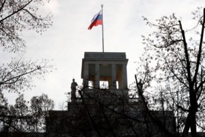 Απροκάλυπτη απειλή Μεντβέντεφ στις ΗΠΑ: Το να τα βάζεις με μια πυρηνική δύναμη είναι ανοησία