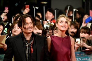 Τζόνι Ντεπ: Με κακοποίησε με μπουκάλια, λέει η Άμπερ Χερντ για τον πρώην άντρα της - εικόνα 4