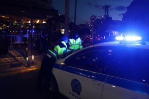 Αγία Μαρίνα: Στον Εισαγγελέα οι δύο από τους έξι που ξεγύμνωσαν την 26χρονη στην πλαζ και το μετέδιδαν live - εικόνα 2