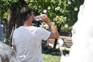 Καιρός: Σήμερα η πιο ζεστή ημέρα της εβδομάδας με αφρικανική σκόνη και 35 βαθμούς - Ακολουθεί "ψυχρή λίμνη" - εικόνα 2