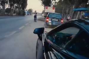 Τροχαίο στην Ποσειδώνος: Καραμπόλα τεσσάρων οχημάτων - Μεγάλο μποτιλιάρισμα στο σημείο [βίντεο] - εικόνα 2