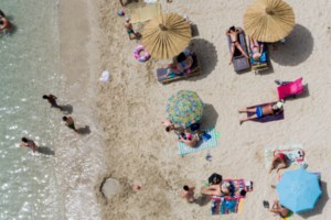 Προληπτικά μέτρα για τον καύσωνα - Τι πρέπει να προσέχουν οι ευπαθείς ομάδες