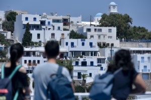 Τουρισμός: Ολοταχώς για χρονιά ρεκόρ - Φεύγουν γεμάτα κόσμο τα πλοία από τον Πειραιά - εικόνα 2