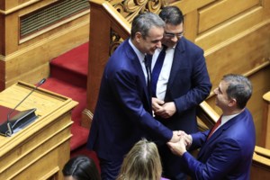 Συνάντηση Μητσοτάκη με τους ευρωβουλευτές της ΝΔ στο Μαξίμου - Τι συζήτησαν [εικόνες]