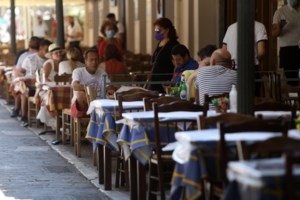 Κορονοϊός: Εφιαλτικά σενάρια για τον Αύγουστο με έως 20.000 κρούσματα την ημέρα - εικόνα 2