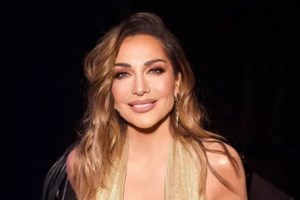 Δέσποινα Βανδή: Η διαφήμιση-υπερπαραγωγή για δερματολογική κλινική της Βουλγαρίας [βίντεο]