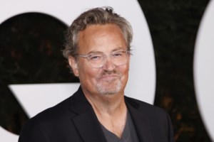 Μάθιου Πέρι: Πνιγμός από ανακοπή, η πρώτη ένδειξη για τον θάνατό του - Η εκτόξευση της φήμης του, ο εθισμός, το άδοξο τέλος - εικόνα 5