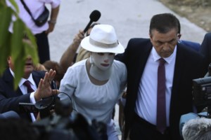 Επίθεση με βιτριόλι: Ασέβεια και ύβρις η απουσία της κατηγορουμένης, λέει δικηγόρος της Ιωάννας