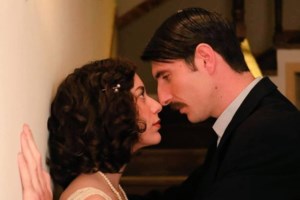 Άγριες Μέλισσες - happy end: H Ελένη ντύνεται νύφη και παντρεύεται τον Λάμπρο - εικόνα 3