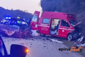 Πανικός στη Χαλκίδα: Ξέχασε να βάλει χειρόφρενο και το αμάξι έπεσε στη θάλασσα