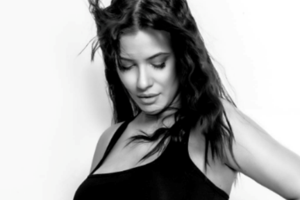 Παντρεύτηκαν Λάουρα Νάργες και Χρήστος Σαντικάι: Ο πολιτικός γάμος και το baby shower [Βίντεο] - εικόνα 2