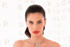 Χριστίνα Μπόμπα: "Μια μαμά δεν φοράει ντεκολτέ" - "Ζούμε στο 2022 ή στον Μεσαίωνα;" - εικόνα 7