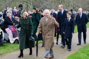 Το ντουέτο που "έλιωσε" τα social media: Κέιτ Μίντλετον και πριγκίπισσα Σάρλοτ έπαιξαν μαζί πιάνο [βίντεο]