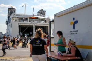 Κορονοϊός: Η ερώτηση στην ενημέρωση που σόκαρε Χαρδαλιά - Παπαευαγγέλου και η πληρωμένη απάντηση Μαγιορκίνη [Βίντεο]