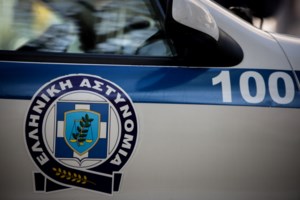 Νέα Σμύρνη: Λήστεψε τράπεζα με  χειρουργική μάσκα και έγινε "καπνός"