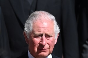 "Λύγισε" η ατσάλινη βασίλισσα Ελισάβετ: Τα δάκρυα στο αυτοκίνητο αντικρίζοντας το φέρετρο του Φίλιππου - εικόνα 5