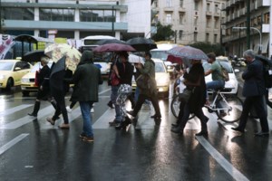 Κακοκαιρία στην Κέρκυρα: Δεμένα πλοία, πλημμυρισμένοι δρόμοι και πτώσεις δέντρων - Προβλήματα και στην Αχαϊα