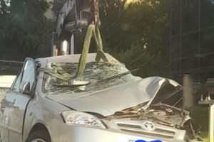 Σοβαρό τροχαίο στην Ακαδημίας: Αυτοκίνητο έπεσε σε κολώνα, τουλάχιστον δύο τραυματίες στο νοσοκομείο - εικόνα 2