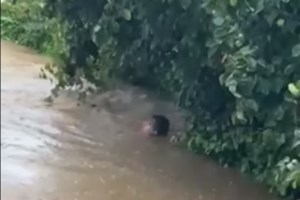 Στη Σκιάθο η Σακελλαροπούλου: Άμεση προτεραιότητα η αποκατάσταση των ζημιών και ο σχεδιασμός για το μέλλον