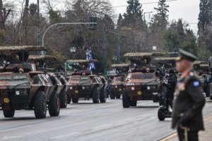 "Να το πω από την αρχή;": Οι... επεισοδιακές δηλώσεις Τασούλα στο Σύνταγμα και το λάθος με το 1981 [βίντεο]