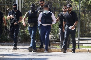 Ν. Ψυχικό: Αυτός είναι ο "ωραίος Τζορτζ" - "Νάρκισσος σαν τον Μπάμπη Αναγνωστόπουλο - Με χτυπούσε, είχε κόψει τα φρένα της μηχανής μου" - εικόνα 5