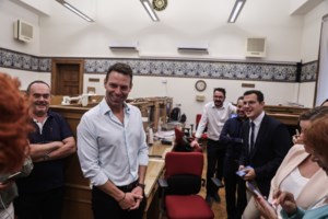 Πότε αναμένεται το πρώτο τετ α τετ Μητσοτάκη - Κασσελάκη