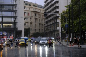 Σάκης Αρναούτογλου: Σφοδροί άνεμοι, καταιγίδες και λασποβροχές τα επόμενα εικοσιτετράωρα - Πού θα χτυπήσουν - εικόνα 2