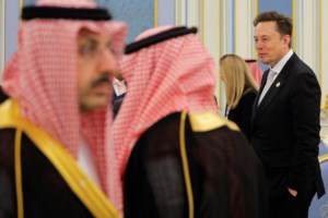 Sleepy Ντόναλντ: Ο Τραμπ έπαθε... Μπάιντεν- Αποκοιμήθηκε σε πολυθρόνα κατά την επίσκεψή του στη Σαουδική Αραβία [βίντεο] - εικόνα 2