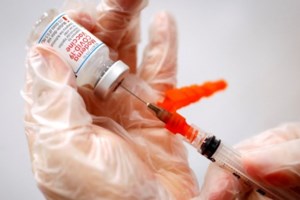 Κορονοϊός: Γιατί οι ανεμβολίαστοι δεν μπορούν να κάνουν το επικαιροποιημένο εμβόλιο της Ομικρον