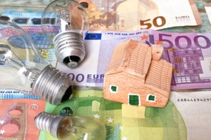 Τροπολογία του ΠΑΣΟΚ για την επιβολή πλαφόν στη λιανική τιμή της ενέργειας - Τι προβλέπει