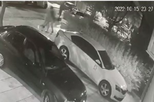 Βίντεο - ντοκουμέντο: Ληστής σημαδεύει με όπλο μητέρα και μωρό σε μίνι μάρκετ στα Λιόσια