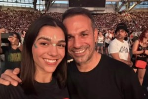 Δέσποινα Βανδή: Ξεσήκωσε το κοινό με τον καυτό χορό της πάνω στη σκηνή [βίντεο]