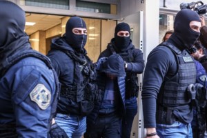 Ρέντης: Μάχη για τη ζωή του δίνει ο 31χρονος αστυνομικός - Ακρωτηρίασαν το πόδι του, παραμένει με μηχανική υποστήριξη