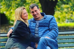 Νάνσυ Ζαμπέτογλου - Παύλος Γαλακτερός: Περήφανοι γονείς - Καμάρωσαν την κόρη τους στην παρέλαση [εικόνα] - εικόνα 6