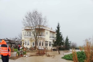 Κακοκαιρία Διομήδης: Ώρες αγωνίας σε Ανωχώρι, Υπέρεια, Πολυνέρι Φαρσάλων - Εκκενώνονται χωριά - εικόνα 6